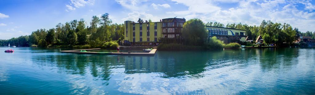 Hotel Shuma Dąbrowa Górnicza Exteriér fotografie