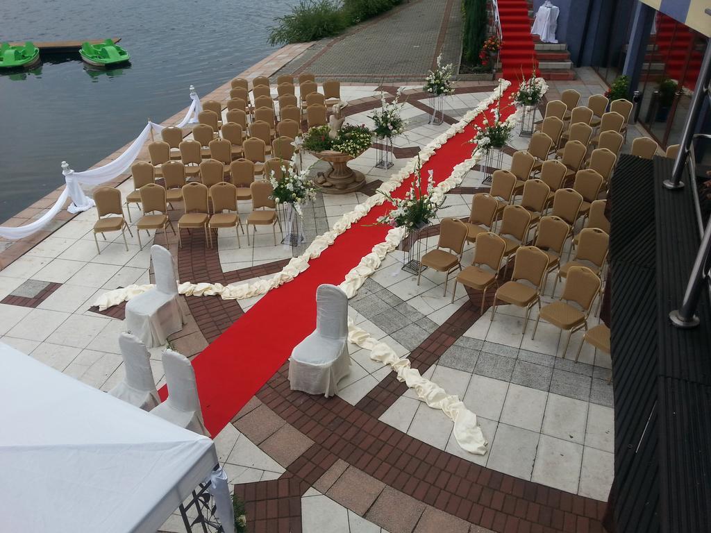 Hotel Shuma Dąbrowa Górnicza Exteriér fotografie